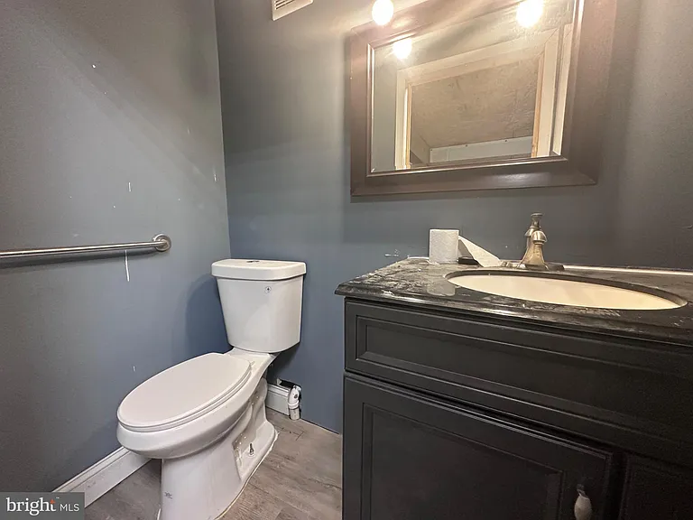 526 W Porter St — Photo 7