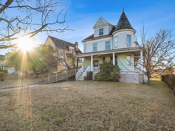 4th image of 4313 Maine Ave