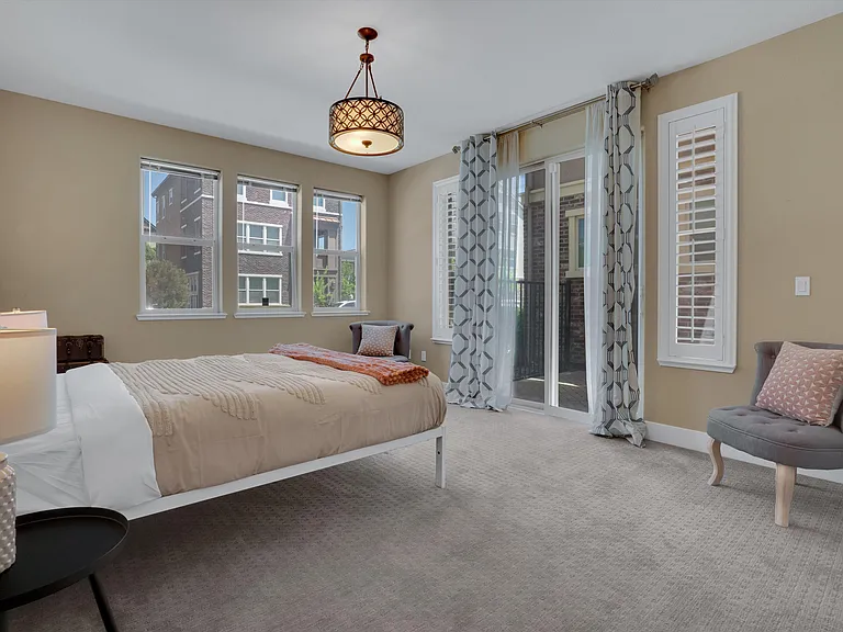 Lexington Ln — Photo 18