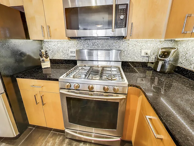 330 N Jefferson St #1703 — Photo 13