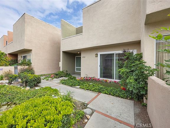 3rd image of 10760 Knott Ave