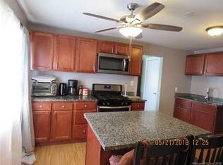 19 Robert Ct, Stamford, CT 06902