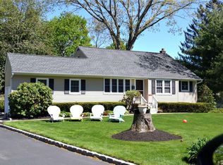 299 4th Ave #4, Saint James, NY 11780