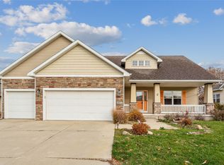 4870 Andrews Pl, Pleasant Hill, IA 50327