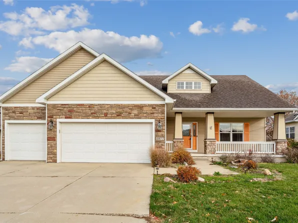 4870 Andrews Pl, Pleasant Hill, IA 50327