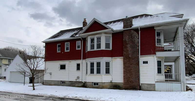 3rd image of 62 Woodrow Court