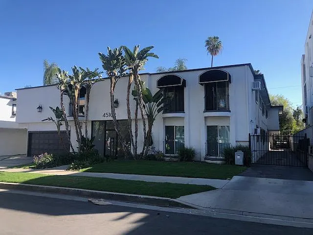 2 bed, 910 sqft, $2,250 — Photo 1