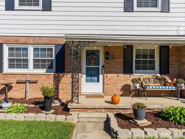 1019 Clearview Dr, Flushing, MI 48433