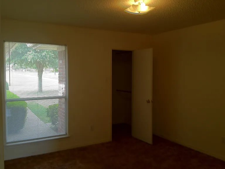 630 Park Place Dr — Photo 8
