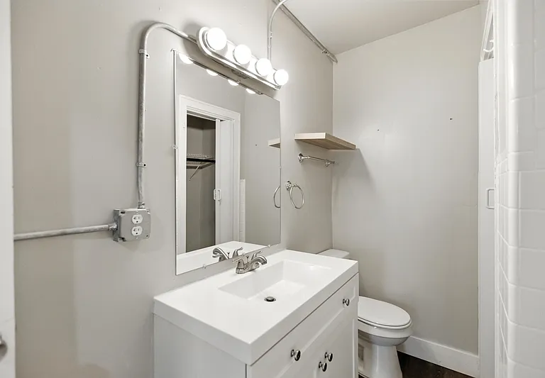 616 W Maple St #6 — Photo 4