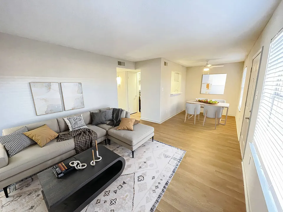 Signature at Southfield Apartments