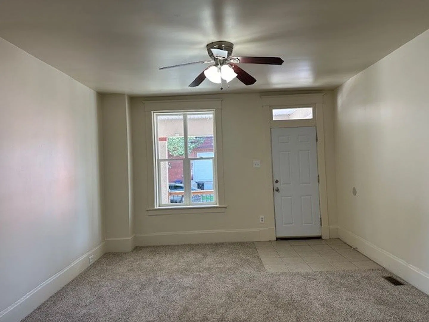 2 Bedroom 1 Bathroom Row Home For Rent In Harrisburg School District. — Photo 3
