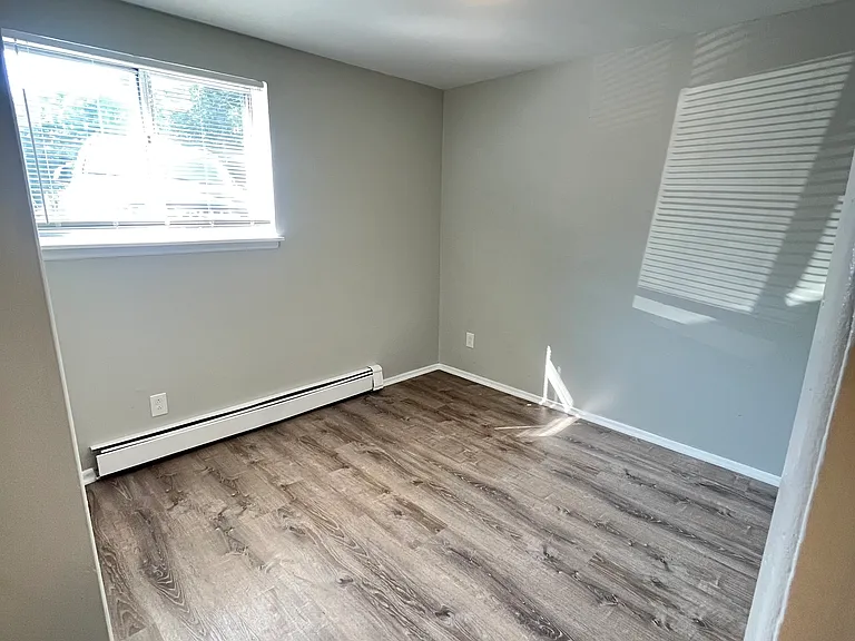 81 Parkview Ave — Photo 8