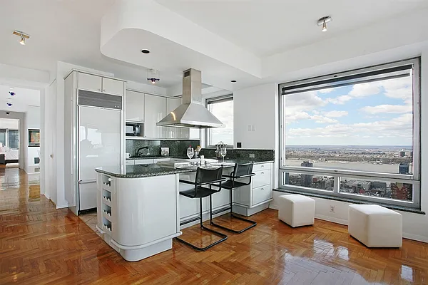 Sold by Corcoran | media 32