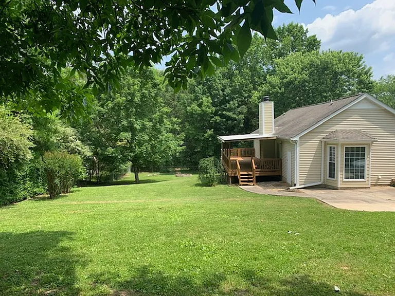 720 Eugenia Ct — Photo 21