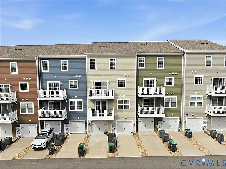 4349 Saunders Station Loop #B — Photo 23