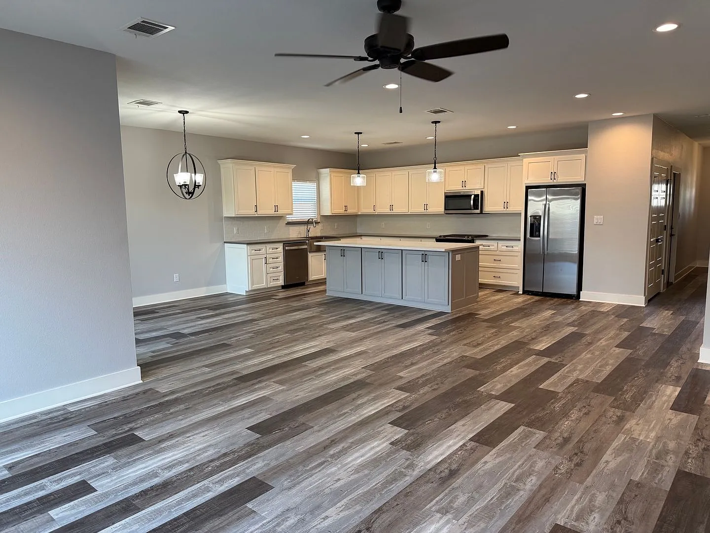 Beautiful Custom Home For Lease! 3/2/2 Cottages At Magnolia Village Sherman Tx — Photo 4