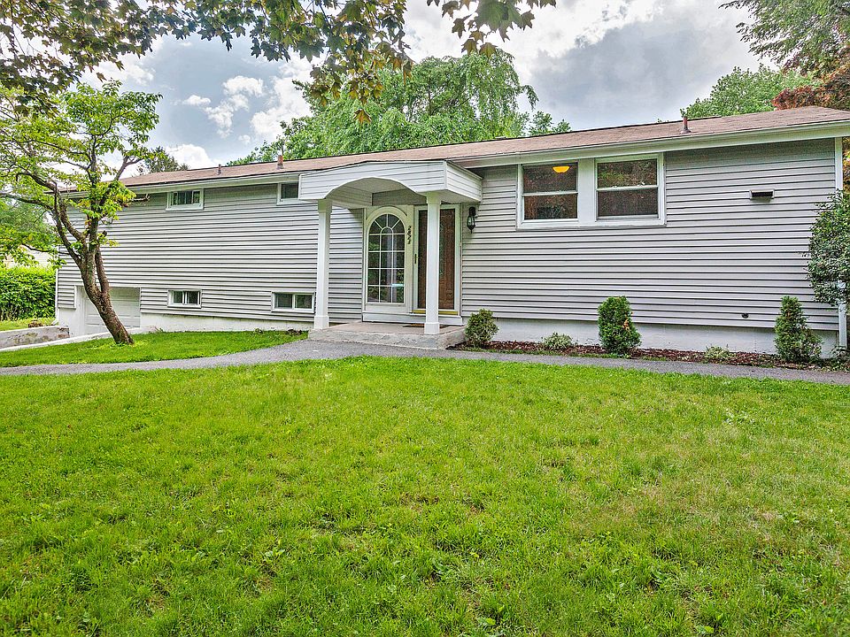 1st image of 2821 Holly Dr