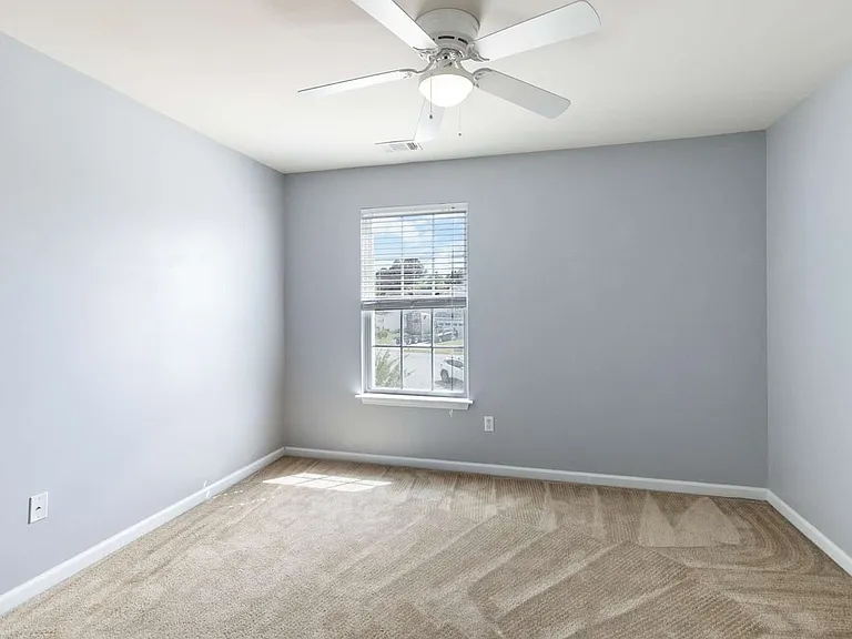 47 Glenwood Ct — Photo 37