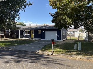 1004 22nd St, La Grande, OR 97850