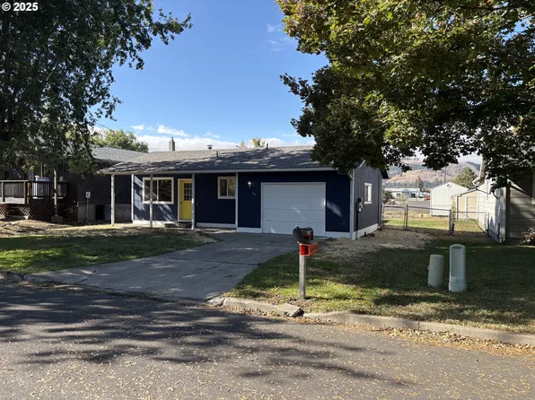 1004 22nd St, La Grande, OR 97850