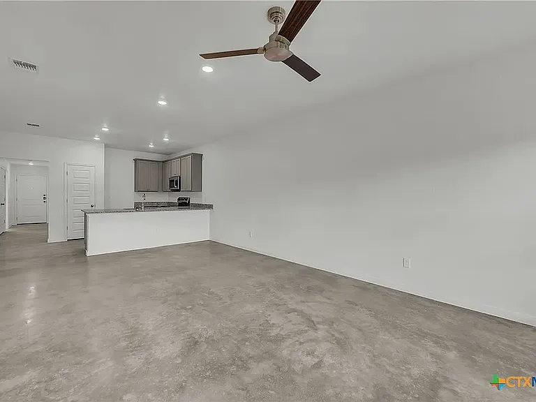 904 Cherry Laurel Ln #B — Photo 6
