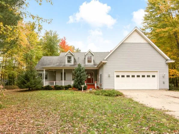 9305 Nichols Rd, Montrose, MI 48457