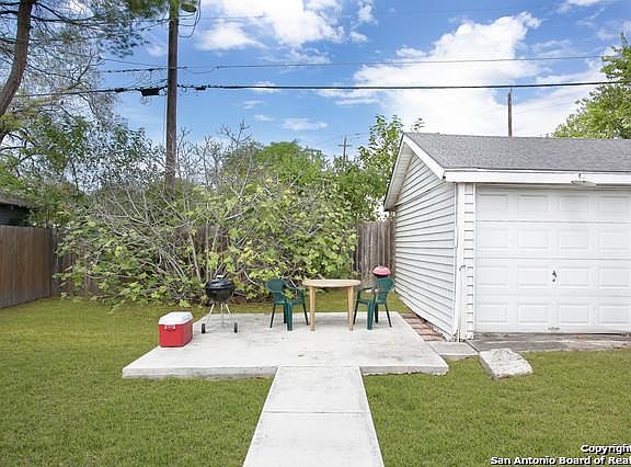 5th image of 1341 W Mistletoe Ave