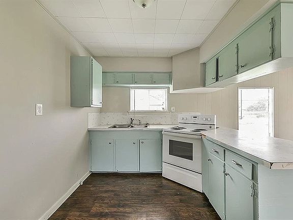 2nd image of 424 Thomas St