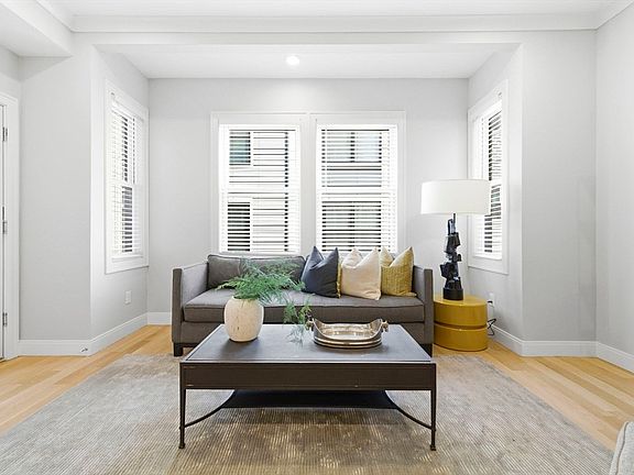 4th image of 259 Gold St #1