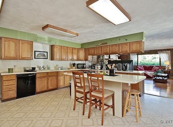 3rd image of 38575 N Lewis Ave