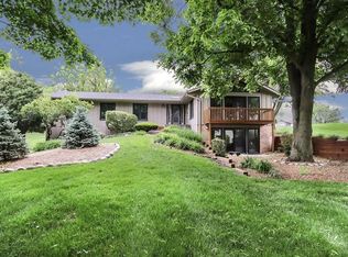 144 Harbor Dr, Lake Barrington, IL 60010