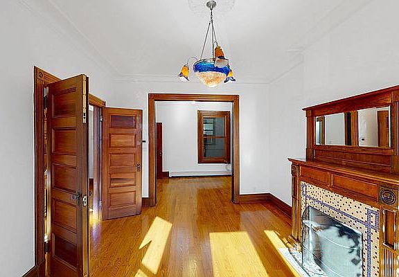 5th image of 45-14 11th St #1