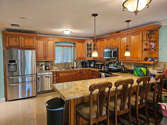 4th image of 71 Blackbeard Dr