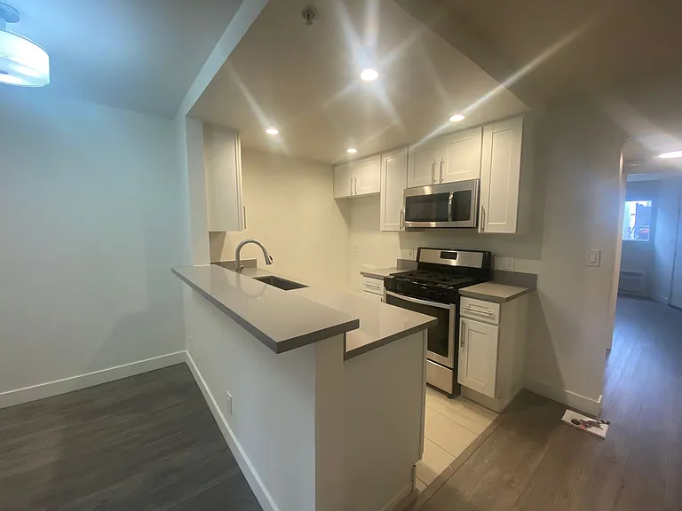 Rodeo Apartments — Photo 9