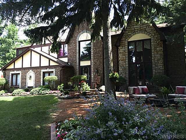 1st image of 145 Bramble Ct