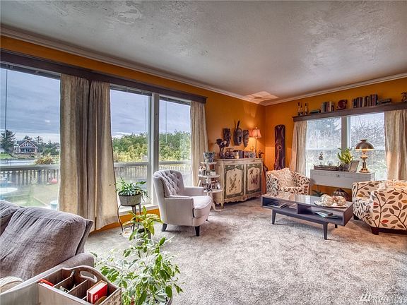3rd image of 394 N Butterclam St SW