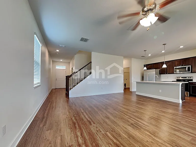 1017 Walden Pond Dr — Photo 8