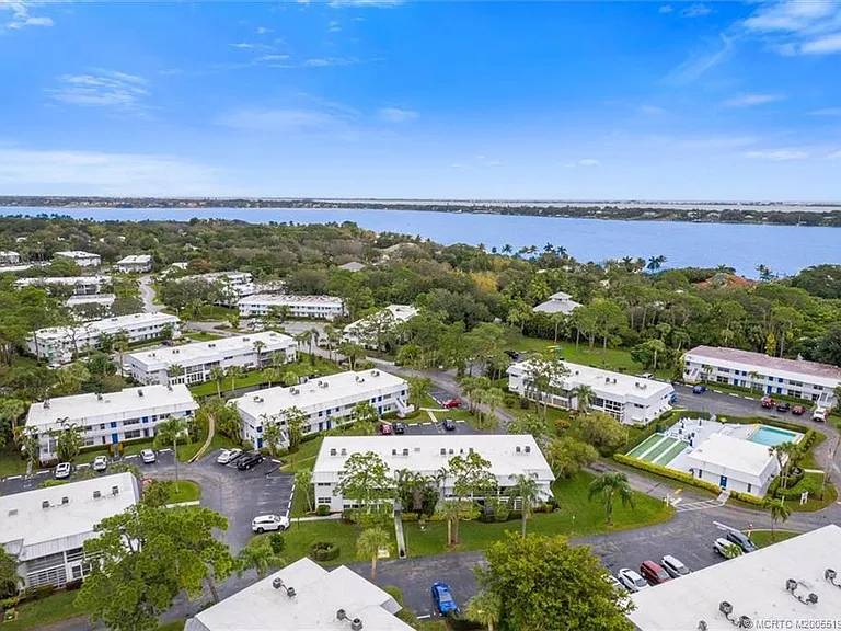 2929 SE Ocean Blvd #111-2 — Photo 4