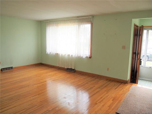 4th image of 147 Zoerb Ave