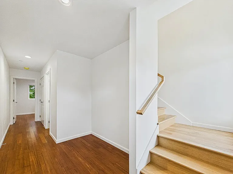 5956 Christopher Dr — Photo 4