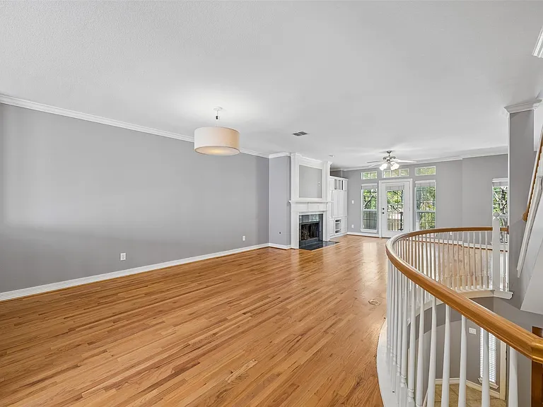 3943 N Hall St — Photo 15