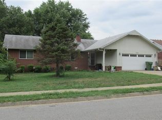 1402 W Lela St, Rogers, AR 72758