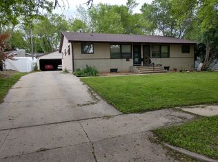 814 S Jessica Ave, Sioux Falls, SD 57103