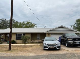 401 Voges St, Poth, TX 78147