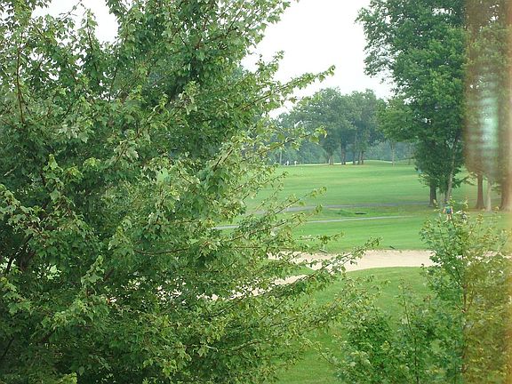 gorgeous golf course views - 2nd floor