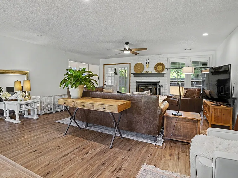 710 Christmas Ln — Photo 23