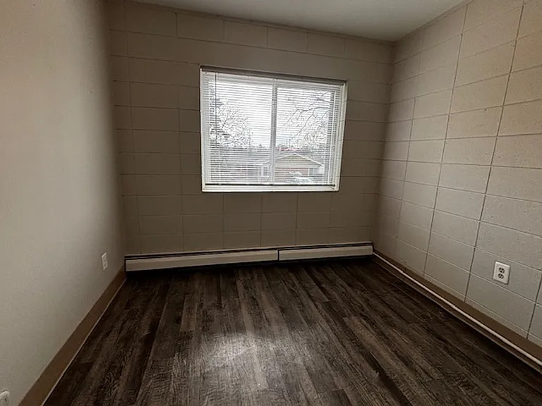 Apartment off 28th and Clyde Park Available — Photo 65