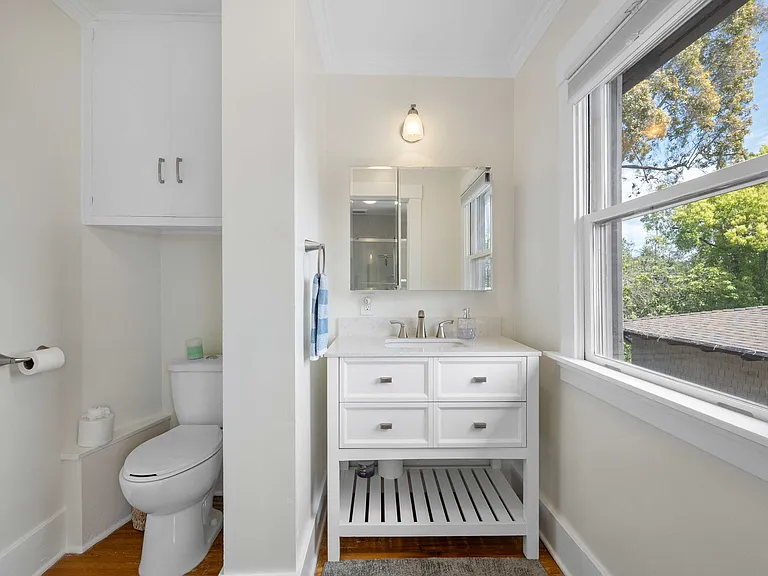 402 E Valerio St — Photo 30
