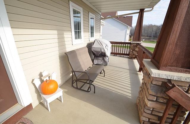 1st image of 1835 Perennial Ln NE
